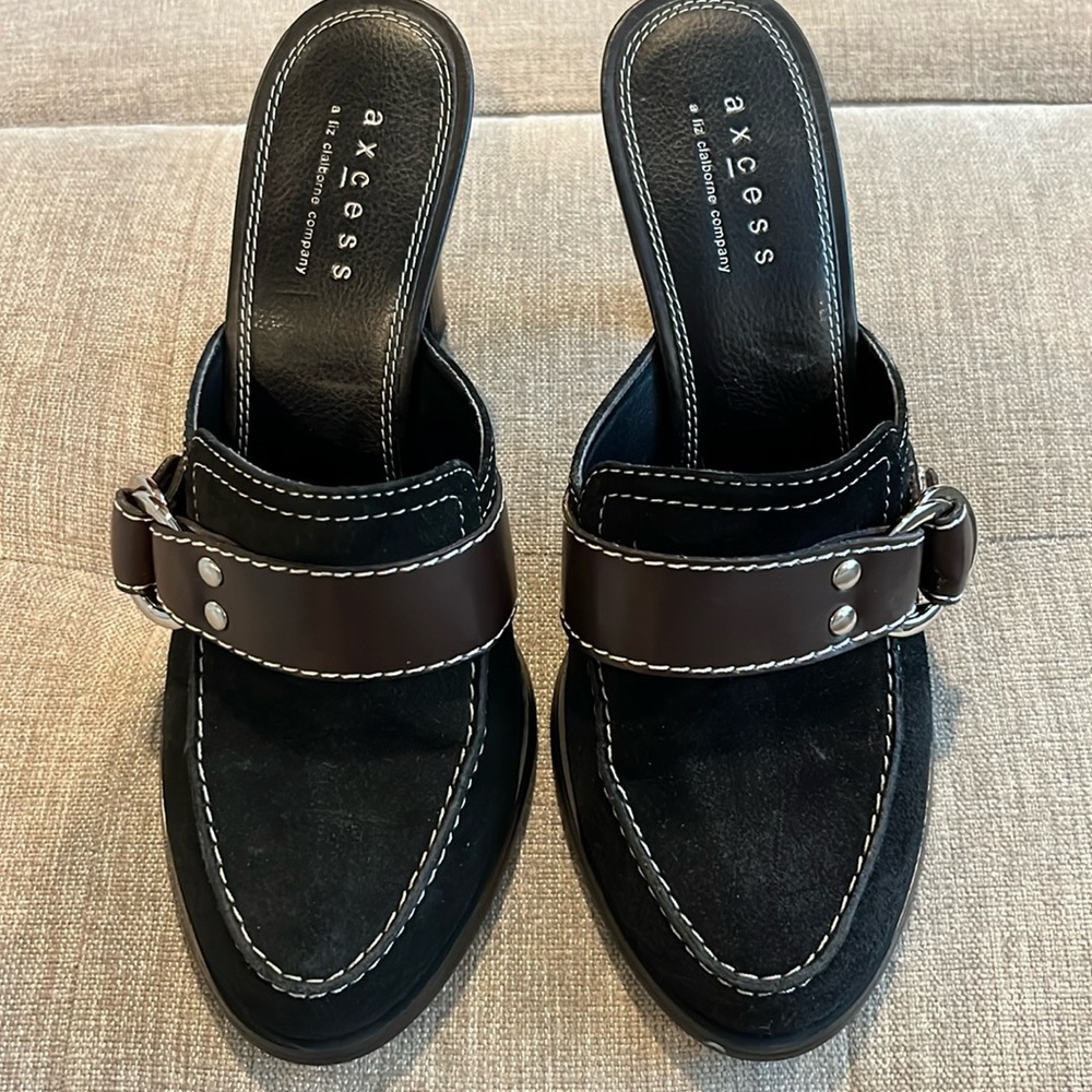 These cute shoes are just the thing to compliment your outfit.